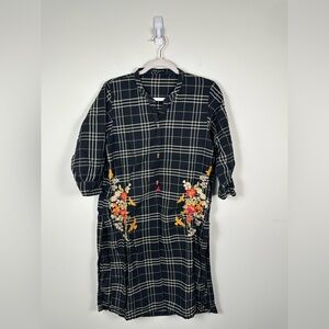 Limelight Tunic Top Women Size Medium Black Plaid Embroidered Floral‎ Good